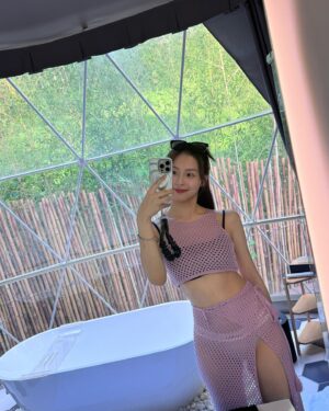 Winnie Wu Instagram - ：
一趟說走就走的旅程，和一群讓我從頭笑到尾（還很會拍照）的老友們，簡直太完美😗💜被充飽飽電了。

All @yuyu_active 🫶🏻✨