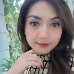 Wiwid Gunawan Instagram - There’s magic in people who don’t need a reason to be friendly or Kind to others. #instagram #case.kenny #happy #monday #sweet #heart #love #healthy #wiwidgunawan216 #blessed #widlov❣️