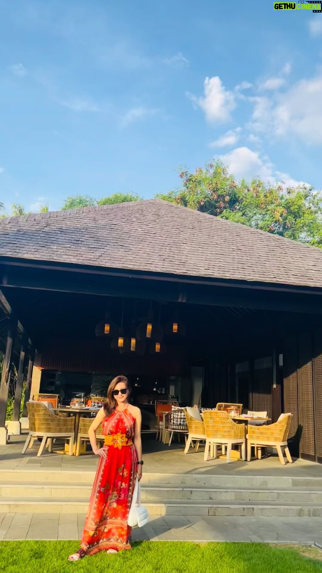 Wiwid Gunawan Instagram - HELLO Monday It’s a brand new week, filled with promise and endless possibilties. #aamiin #textfrommama #short #vacation #bali #trip #healthy #beauty #love #wiwidgunawan216 #blessed #widlov❣️