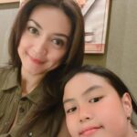 Wiwid Gunawan Instagram – Tidak ada kehidupan yang sempurna ,karena sedih dan tawa selalu akan hadir menyapa,maka jadikan sabar dan syukur sebagai penyempurna segala rasa yang ada..Selamat Malam.. #pesanmama #happy #sweet #love #wiwidgunawan216 #thankful #grateful #blessed #widlov❣️