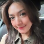 Wiwid Gunawan Instagram - Tidak ada kehidupan yang sempurna ,karena sedih dan tawa selalu akan hadir menyapa,maka jadikan sabar dan syukur sebagai penyempurna segala rasa yang ada..Selamat Malam.. #pesanmama #happy #sweet #love #wiwidgunawan216 #thankful #grateful #blessed #widlov❣️