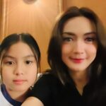 Wiwid Gunawan Instagram - Tidak ada kehidupan yang sempurna ,karena sedih dan tawa selalu akan hadir menyapa,maka jadikan sabar dan syukur sebagai penyempurna segala rasa yang ada..Selamat Malam.. #pesanmama #happy #sweet #love #wiwidgunawan216 #thankful #grateful #blessed #widlov❣️