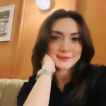 Wiwid Gunawan Instagram - Tidak ada kehidupan yang sempurna ,karena sedih dan tawa selalu akan hadir menyapa,maka jadikan sabar dan syukur sebagai penyempurna segala rasa yang ada..Selamat Malam.. #pesanmama #happy #sweet #love #wiwidgunawan216 #thankful #grateful #blessed #widlov❣️