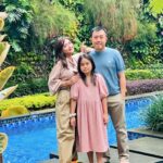 Wiwid Gunawan Instagram - Idul Fitri adalah saat yang tepat untuk memperbaiki diri, menebarkan kebaikan, dan merajut kebersamaan di tengah perbedaan.” 😇Selamat Idul Fitri 1445 H, Mohon Maaf Lahir dan Batin🙏🏻 #alhamdulilah #barokalloh #happy #love #wiwidgunawan216 #blessed #widlov❣️