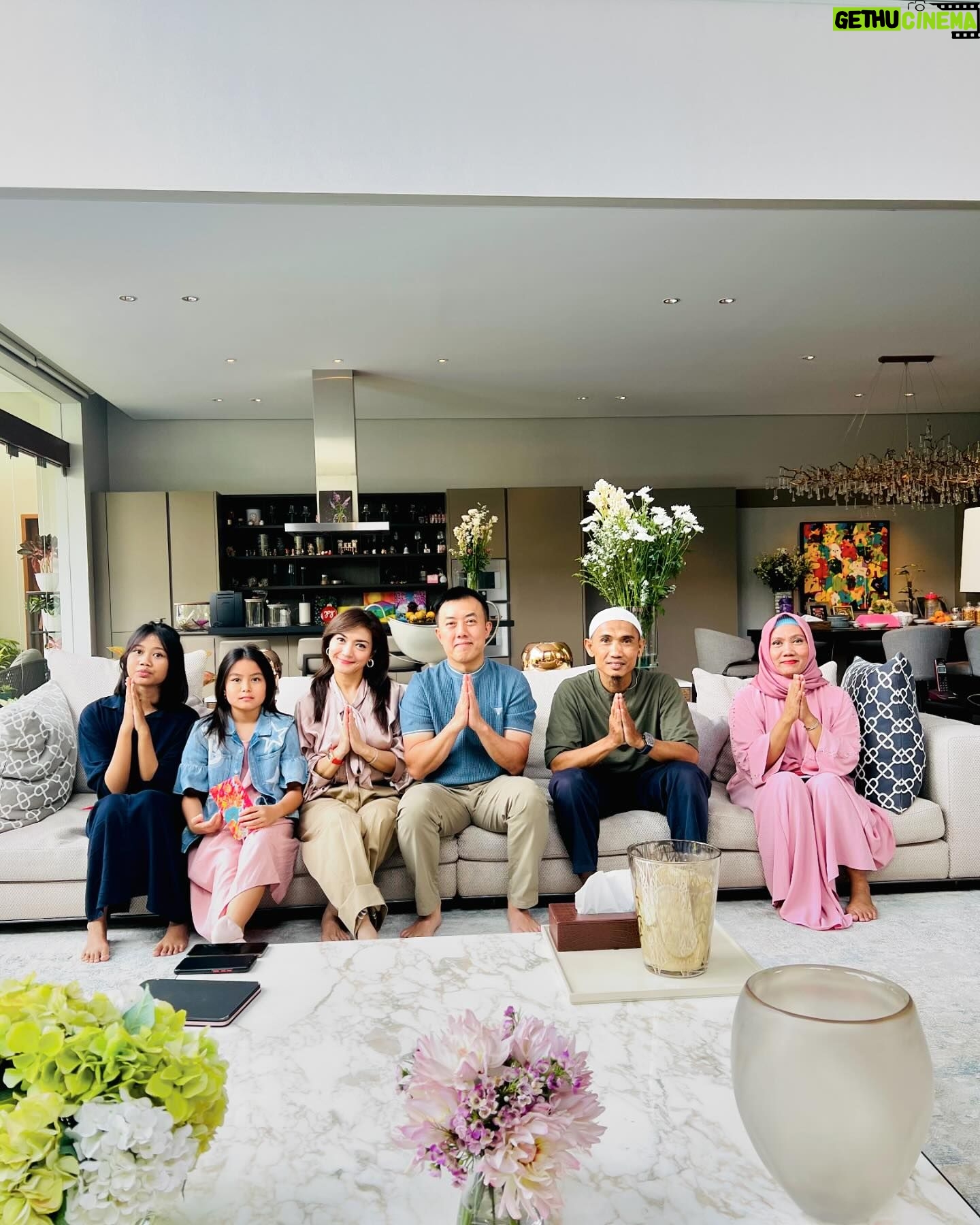 Wiwid Gunawan Instagram - Idul Fitri adalah saat yang tepat untuk memperbaiki diri, menebarkan kebaikan, dan merajut kebersamaan di tengah perbedaan.” 😇Selamat Idul Fitri 1445 H, Mohon Maaf Lahir dan Batin🙏🏻 #alhamdulilah #barokalloh #happy #love #wiwidgunawan216 #blessed #widlov❣️