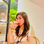 Wiwid Gunawan Instagram – Kita lagi gak balapan sama siapapun dalam hidup ini. So, enjoy your process. Apapun yang lagi kamu usahakan, semoga selalu Allah mudahkan. #aamiin #galeriberdakwah #happy #saturday #sweet #heart #healthy #beauty #love #wiwidgunawan216 #blessed #widlov❣️