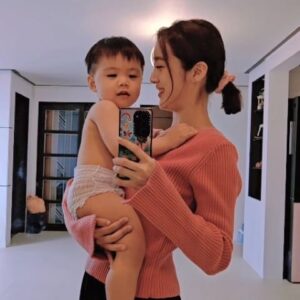Woo Hye-rim Instagram - BEFORE AND AFTER 💓 #mommyandson @shin_siwoo