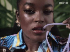 Wunmi Mosaku Instagram - My feature in @essence is out today! Grab yourself a copy! Shoot was a hoot! #linkinbio
📸 : @totheppl
💇🏿‍♀️: @cheryltbergamyhair💄:@makeupbyjennifernam
👗 : @alexanderjulian
💅🏿: @ajackdannie