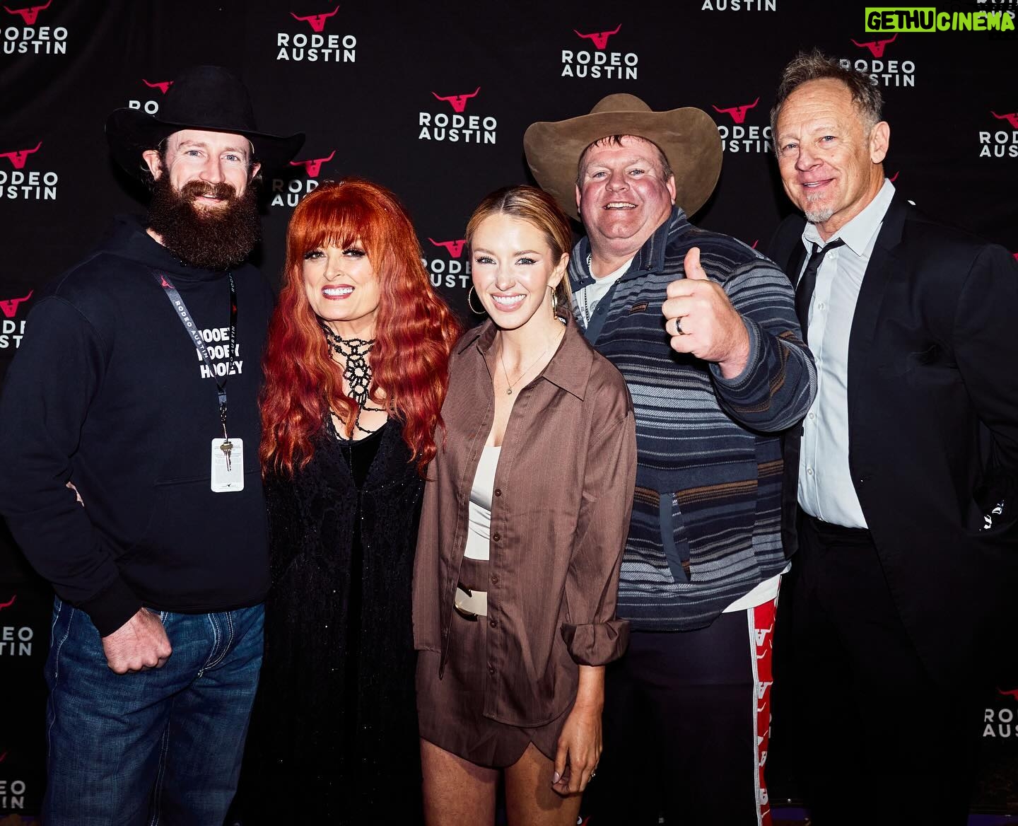 Wynonna Judd Instagram - What an absolute BLAST we had in Arizona and Austin this week!!!!!! I have missed you SO MUCH!!!!! From the Ostrich Festival (no, I did not ride one 😆) to Rodeo Austin, and finally a pop up in a club with @groovelinehorns (THEY ARE AMAZING!!) you never know where I’ll show up! 😉 Thanks to everyone who showed such kindness to my band and I this week. Love to all!!!!!! 💋