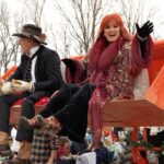 Wynonna Judd Instagram - I LOVE OUR LITTLE TOWN!!!! ❤️🎄 🚜: @kubotausa 🎥: @hayleyshoots