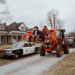 Wynonna Judd Instagram - Leipers Fork: “Hey, want to be the Grand Marshalls of our Christmas Parade?” 🎄 Me: “Can I bring my @kubotausa tractor?” 🚜 📸: @hayleyshoots