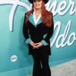 Wynonna Judd Instagram – Did we plan wardrobe around @americanidol or did they plan around me? 🩵🤍🖤

Styled by: @tiffanygiffordstyle 
Custom suit: @johnathankayne 
Hat: @standardhatworks