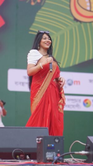 Xefer Rahman Instagram - অসাধারণ একটা নববর্ষের উৎসবের জন্য ধন্যবাদ, পাবনা! 🙏🏽