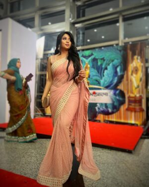 Xefer Rahman Instagram - Attended Meril ProthomAlo after a long time! 

Outfit: @stitchesbangladesh 
Hair/MUA: @totalcaresalon_bangladesh