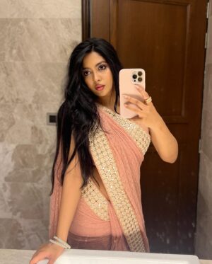 Xefer Rahman Instagram - Attended Meril ProthomAlo after a long time! 

Outfit: @stitchesbangladesh 
Hair/MUA: @totalcaresalon_bangladesh