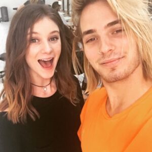Xenia Goodwin Instagram - Soooooo.... I got my hair cut by this gorgeous man.  Thanks Liam!  Voting yay or nay on the short hair?  Big thanks to @_edwardsandco #newhairnewme 💇💁❤