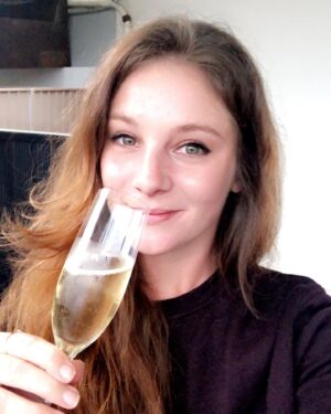 Xenia Goodwin Instagram - MERRY CHRISTMAS!  Happy holidays!  Happy festivus! 😉 To those from down under to my friends across the globe, I hope this Christmas has been a lovely and well deserved break from it all!  Stay safe and be merry... oh and drink a lil too much champagne 🥂 😘 CHEERS! ❤️ #moetchandon #christmas2020  #fullbelly