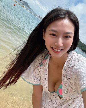 Xenia Chong Instagram - 🐲🐲🐲
游個龍舟水
端午節安康
#端午節 
#龍舟水 #xeniachong 
#hkig #hkactor
#followme #莊韻澄 
#loveisintheair