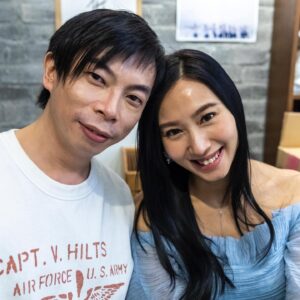 Xenia Chong Instagram - 🖤🖤🖤
今日正義迴廊正式盛大公映
請大家多多入戲院支持
有做過網絡神探嘅你
一定覺得圖2同3好熟悉
多謝本片嘅美指同攝影
佢哋都真係神還原咗好多角色
包括表姐我🙏🏻
希望大家喺戲院入面
睇到一個從未喺鏡頭前出現過嘅我
#正義迴廊 #香港電影 
#xeniachong #hkactor 
#followme #莊韻澄
#loveisintheair