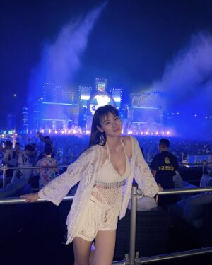 Xenia Chong Instagram - ☔️☔️☔️
回到香港差不多一星期
日日都是潑水節陰沉版🫠
#xeniachong 
#hkig #hkactor
#followme #莊韻澄 
#loveisintheair