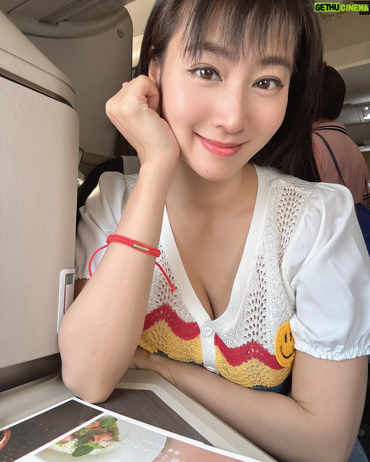Xenia Chong Instagram - 💗💗💗 感恩沿途你們每一位的照顧🥰 #xeniachong #hkig #hkactor #followme #莊韻澄 #loveisintheair