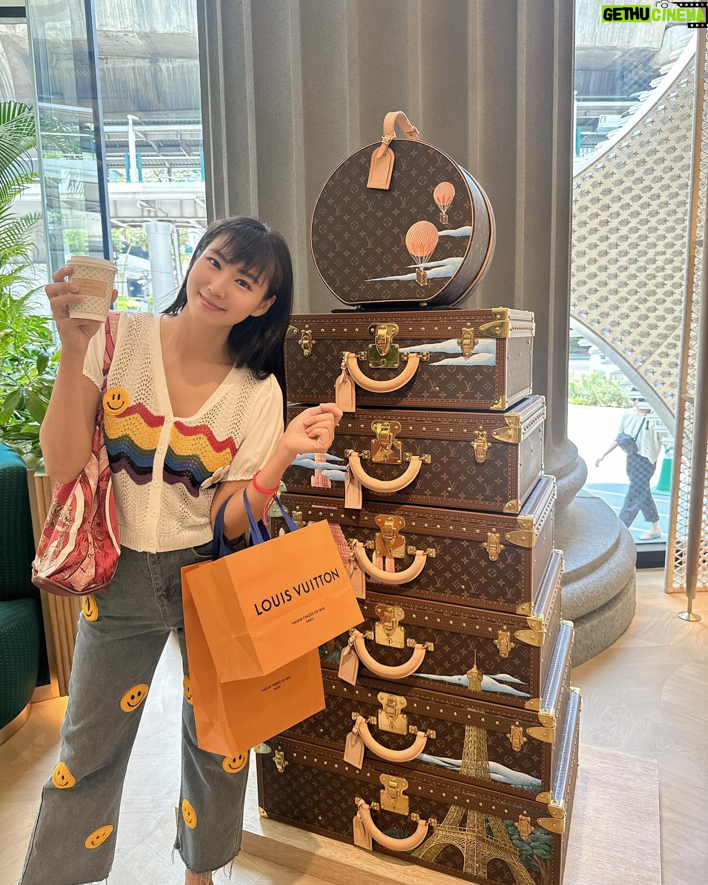 Xenia Chong Instagram - 💗💗💗 感恩沿途你們每一位的照顧🥰 #xeniachong #hkig #hkactor #followme #莊韻澄 #loveisintheair