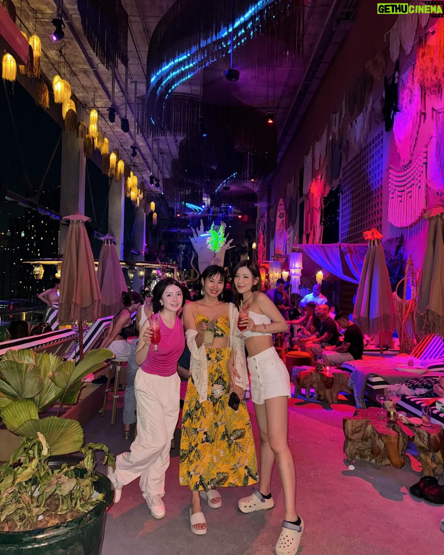 Xenia Chong Instagram - 💗💗💗 感恩沿途你們每一位的照顧🥰 #xeniachong #hkig #hkactor #followme #莊韻澄 #loveisintheair