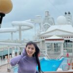 Xenia Chong Instagram - 🚢🚢🚢 乘坐郵輪跟家人朋友過新年別有一番體驗🫶🏻 安全舒適方便不用搬行李🧳 岸上觀光遊覽不同島嶼🏝️ 船上全天候有不同娛樂表演消遣活動🤹🏻‍♀️ 一定要再去再去再去yeah🥳 @resortsworldcruises #龍年郵大運 #名勝世界郵輪 #名勝世界壹號 #resortsworldcruises #resortsworldone #xeniachong #hkig #hkactor #followme #莊韻澄 #loveisintheair