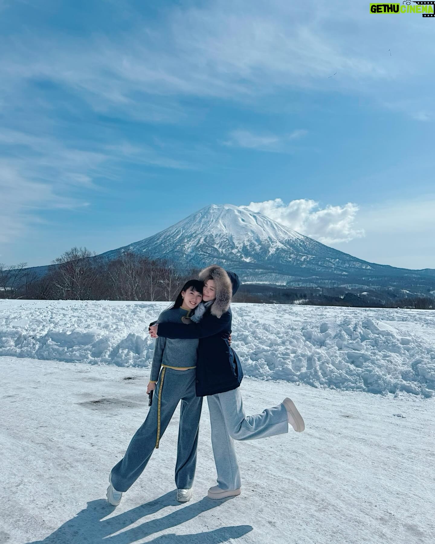 Xenia Chong Instagram - NISEKO vibes with my besties☃️✨ #niseko #hokkaido #japan #FEB2024