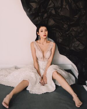 Xenia Chong Instagram - 🌟🌟🌟
大家好🙋🏻‍♀️
今日分享一個人生重大的決定
2020年7月7日我改名叫莊韻澄
請大家多多支持🙏🏻❤️
📸 @thehourgallery @jeffng14 
👗 @delightmomentbridal 
💄 @yumimua @yumis_makeup_hair 
#從新開始 
#xeniachong #2020
#hkig #hkiger #hkactor 
#followme #莊韻澄