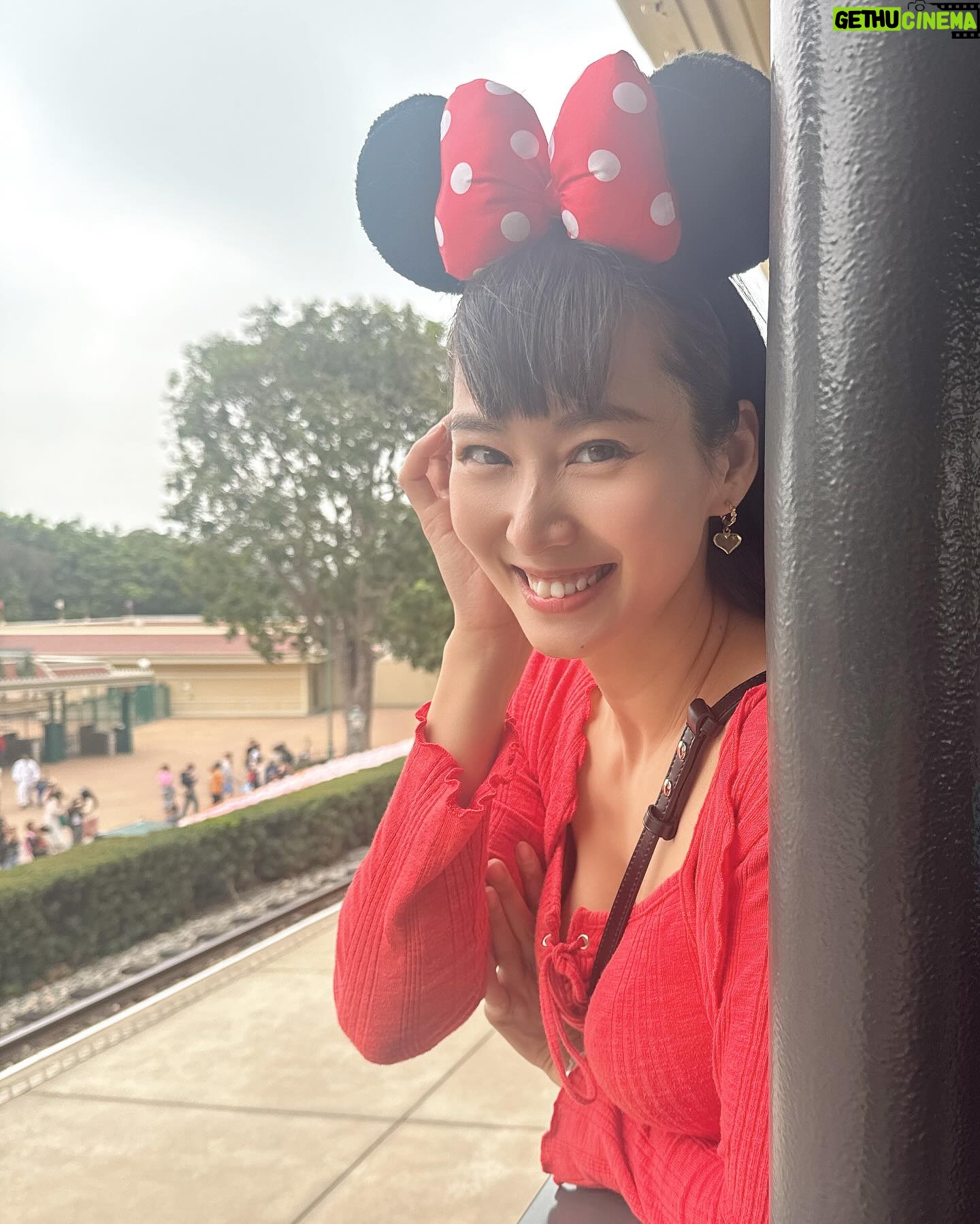 Xenia Chong Instagram - ❤️❤️❤️ Be a Minnie Mouse 🐭 #disneylandhongkong #disneyland #xeniachong #hkig #hkactor #followme #莊韻澄 #loveisintheair