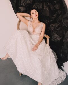 Xenia Chong Instagram - 🌟🌟🌟 大家好🙋🏻‍♀️ 今日分享一個人生重大的決定 2020年7月7日我改名叫莊韻澄 請大家多多支持🙏🏻❤️ 📸 @thehourgallery @jeffng14 👗 @delightmomentbridal 💄 @yumimua @yumis_makeup_hair #從新開始 #xeniachong #2020 #hkig #hkiger #hkactor #followme #莊韻澄
