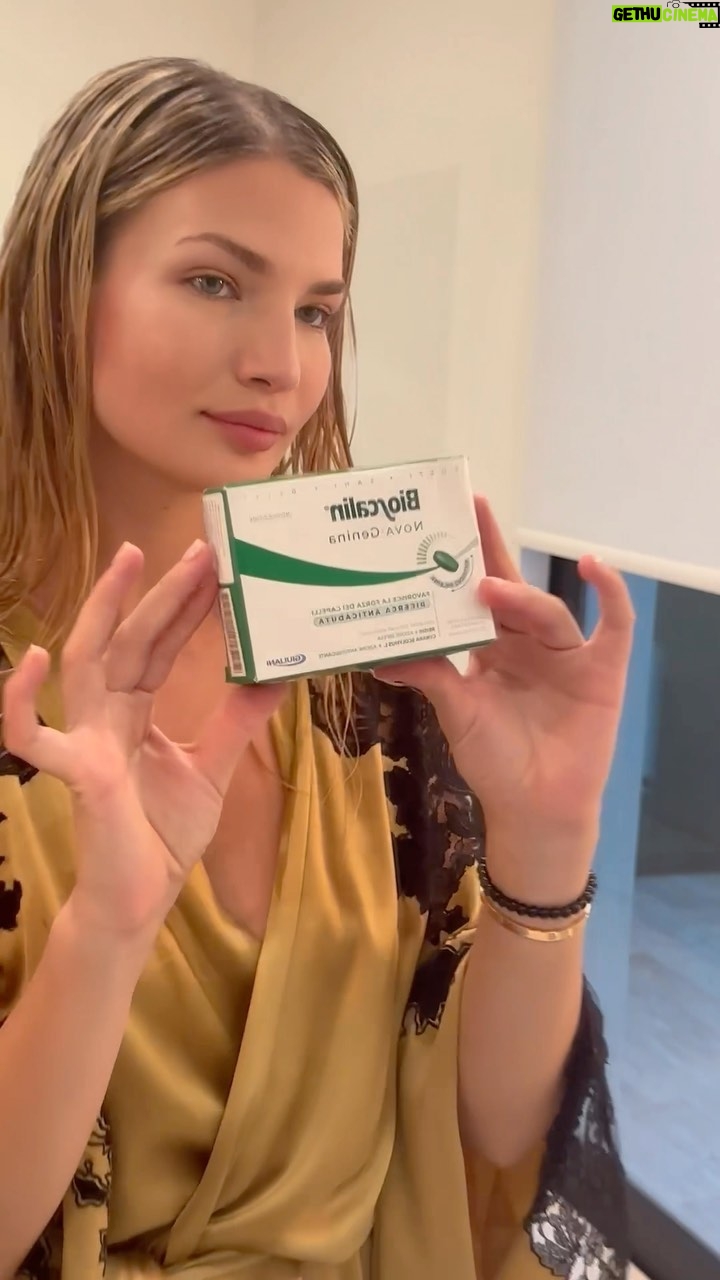 Xhesika Berberi - 3 Likes - Bringing my hair back to life with @bioscalin_albania
Per floke te forte te shendetshem dhe te shndriteshme une i besoj #bioscalin. 💆🏼♀️
#healthyhair