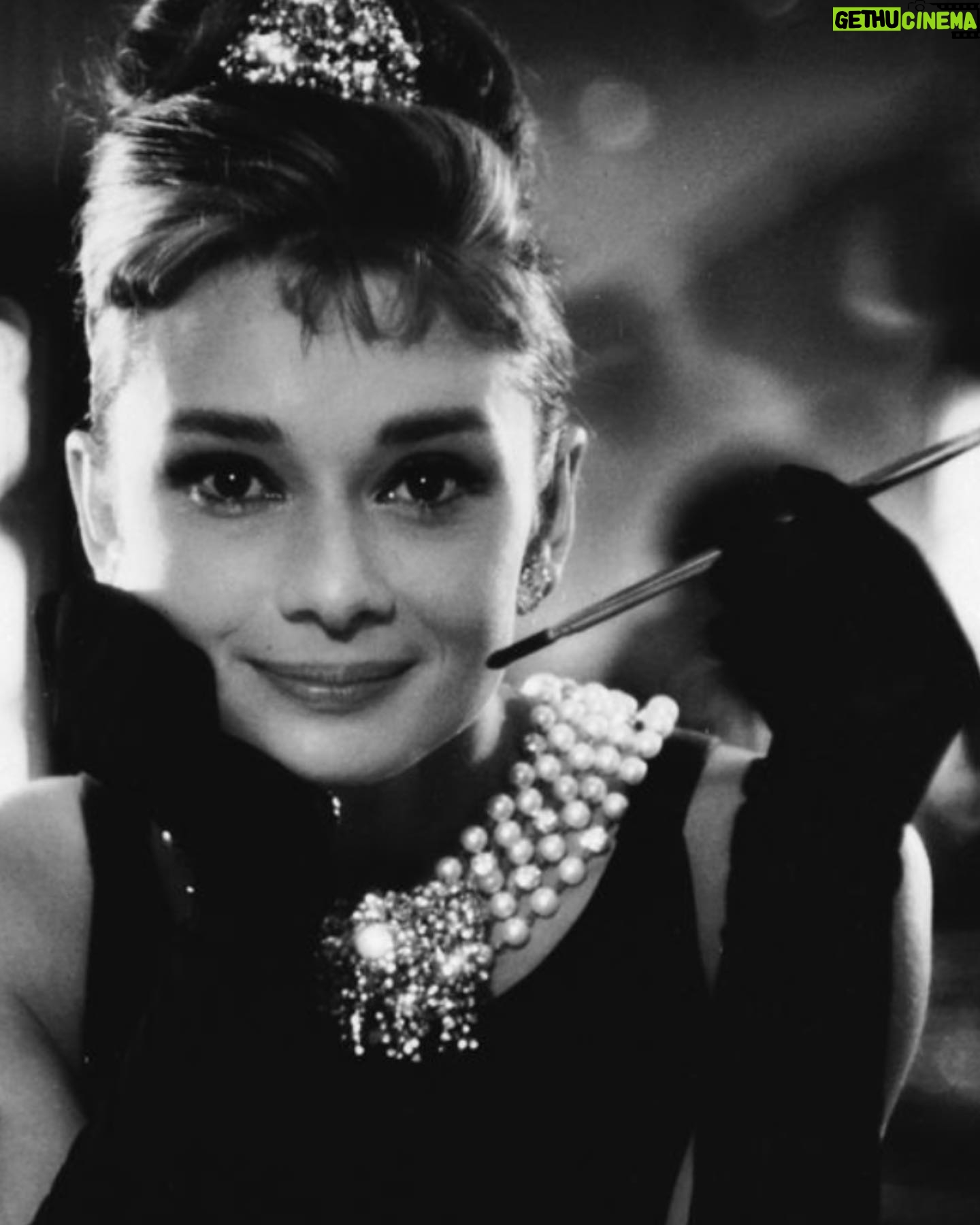 Xhesika Berberi Instagram - Nothing is impossible, the word itself says 'I'm possible! #audreyhepburn #halloween23