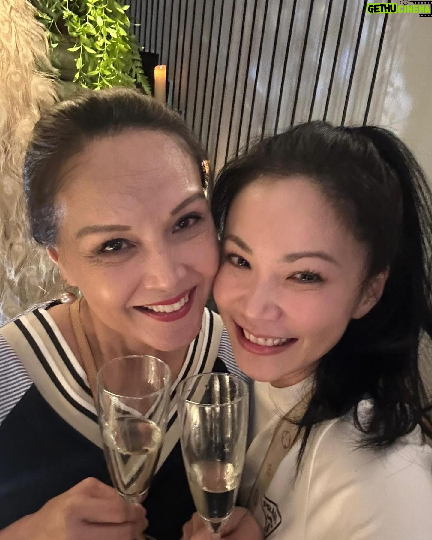 Xiang Yun - 1.9K Likes - 感谢Denise n Daniel @littlesocialsg 的热情款待,让我们資深演员和好友们难得欢聚一堂🥳
美味佳餚,好友相聚,玩的不亦乐乎,夫復何求😍❤️
謝謝你们每一位的到來和爱心祝福🙏
#感谢感恩感激❤️
#大家要身体健康哦
#滿滿的正能量
#友谊长长久久❤️
#祝各位有个美好的周末
#活在当下珍惜拥有
#爱你们
@sai_hung_lee
@xiang_yun_
@edmundchen.sg
@raysonttm
@panlinglingg
@shinanhuang
@zoetay10
@chenhanwei1969
@jin.yinji
@huangbiren
@joeyswee9191
@cerlyn1010
@prisceliachan
@richard__low
@choohouren
@verahanitijo
@chewchormeng
@tandeon
@chenhuihui108
@honeypeachsg
@littlesocialsg