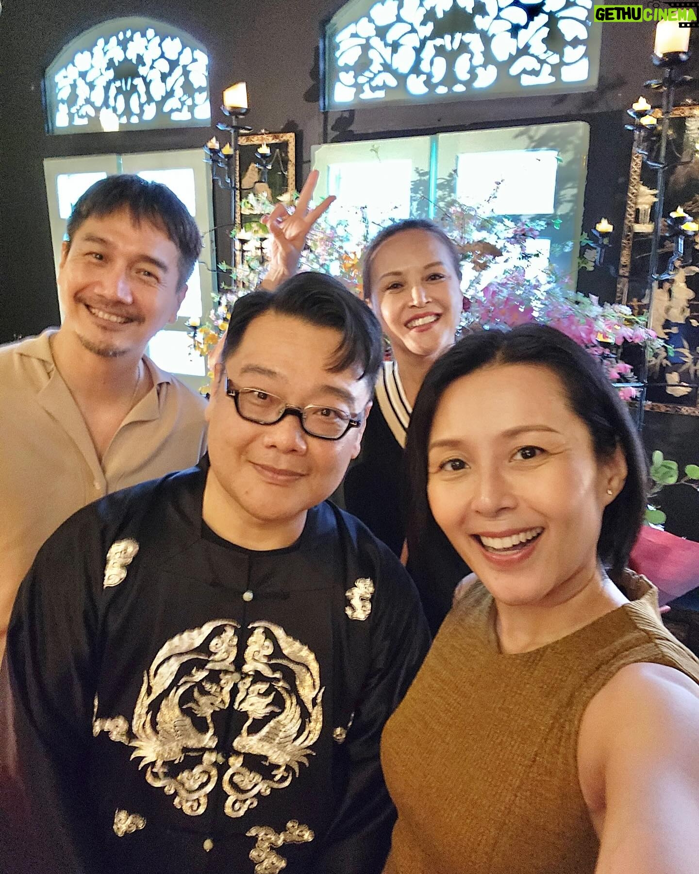 Xiang Yun - 1.9K Likes - 感谢Denise n Daniel @littlesocialsg 的热情款待,让我们資深演员和好友们难得欢聚一堂🥳
美味佳餚,好友相聚,玩的不亦乐乎,夫復何求😍❤️
謝謝你们每一位的到來和爱心祝福🙏
#感谢感恩感激❤️
#大家要身体健康哦
#滿滿的正能量
#友谊长长久久❤️
#祝各位有个美好的周末
#活在当下珍惜拥有
#爱你们
@sai_hung_lee
@xiang_yun_
@edmundchen.sg
@raysonttm
@panlinglingg
@shinanhuang
@zoetay10
@chenhanwei1969
@jin.yinji
@huangbiren
@joeyswee9191
@cerlyn1010
@prisceliachan
@richard__low
@choohouren
@verahanitijo
@chewchormeng
@tandeon
@chenhuihui108
@honeypeachsg
@littlesocialsg