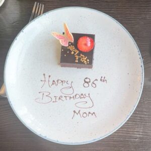 Xiang Yun Instagram - 给奶奶（妈妈）庆祝生日
Celebrating Grandma’s (Mom‘s) Birthday
#HappyBirthday #Happiness #Health #Safety #生日快乐 #快乐 #健康 #平安
@beike.studio