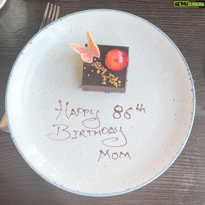 Xiang Yun - 1.9K Likes - 给奶奶(妈妈)庆祝生日
Celebrating Grandma’s (Mom‘s) Birthday
#HappyBirthday #Happiness #Health #Safety #生日快乐 #快乐 #健康 #平安
@beike.studio