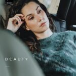 Ximena Romo Instagram - Dando la vuelta con PERCHA Magazine @perchamagazine ❤️‍🔥 Editor en jefe @bienfufurufo Fotografía @santiagorui Director creativo y de moda @edu.espejo MUA @robbielikemargot Hair @alejandroiniguezhair Coordinación de moda @rislasd Asistente de foto @javiprez_ Gracias equipo siempre RP @brendanavac @ddanym Agencia @belong.mx Look @prada Loon @dior Una historia en movimiento y sin pausas contada por #rangerovervelar @landrovermx
