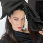 Ximena Romo Instagram - Gracias por esta portada ✨ @harpersbazaarmx Fotografía: @ropalma Fashion styling y dirección creativa: @alo_murillo_ Maquillaje: @chentechapitas Peinado: @ernestovargas_hair Asistente de styling: @bettopop Asistente de fotografía: @mj.aldasoro Producción: @estudioalfaonce Entrevista: @aldonautico Director de arte: @eloriginaldaro Directora editorial: @majoguzman RP Ximena: @brendanavac #harpersbazaarmx