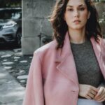 Ximena Romo Instagram - Dando la vuelta con PERCHA Magazine @perchamagazine ❤️‍🔥 Editor en jefe @bienfufurufo Fotografía @santiagorui Director creativo y de moda @edu.espejo MUA @robbielikemargot Hair @alejandroiniguezhair Coordinación de moda @rislasd Asistente de foto @javiprez_ Gracias equipo siempre RP @brendanavac @ddanym Agencia @belong.mx Look @prada Loon @dior Una historia en movimiento y sin pausas contada por #rangerovervelar @landrovermx