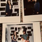 Ximena Romo Instagram - Gracias @sofyflorees @analumarban por hacerme sentir tan cómoda y cool. Gracias también a los artistas de maquillaje y peinado que me relucieron @gusbortolotti @alejandroiniguezhair @marco.casasola ✨ Junket de prensa para “Los Artistas” 1) Joyería @swarovski @elisheva.and.constance Suite @hm Body @mugler Zapatos @reginaromero 2) aretes: @alejandradecoss 3)Chaleco y pantalón @scalperscompany Tacones @jimmychoo para @granvia.mx
