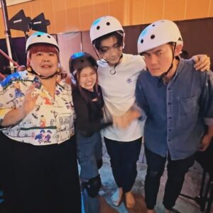 Xixi Lim Instagram - 我們竟然贏了?! 😱
感謝 @sgagsg @artbox_singapore 的邀請！

也謝謝 @bombiibii @shawnthia 放水給我們贏 🤫

@sgagxiaoming 放心，彥維還是由我們來照顧吧 😇

明年我們再來二連冠！
