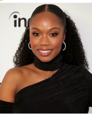 Xosha Roquemore Instagram - “First Time Female Director” Tribeca 2023. SO MUCH FUN!! @chelsanity really did it with this. Non stop laughs! Coming to Roku in 2024!

Styled by @jasonrembert 
Makeup @edwardcruz 
Hair @brentondiallo