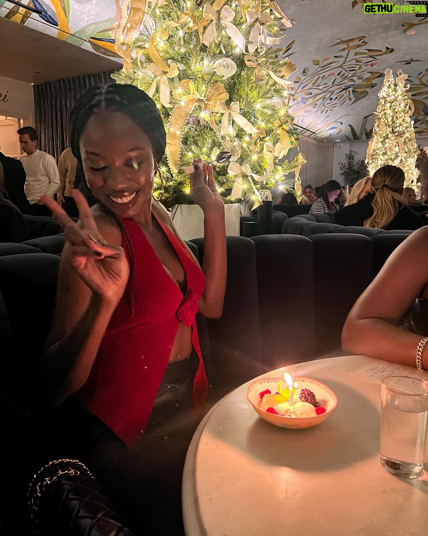 Xosha Roquemore - 2K Likes - Happy birthday to me! Thanks to my friends and fam who made this weekend and my life special. Feeling hella reflective today. This year was transformational in the INTENSE way. I faced my biggest fear! I LET GO (still letting go). I shot a BIG OLE fancy movie that came to me in the depths of pain and heartbreak. Hallelujah! I rose to the occasion and I stayed sexy and fine af. THIRTYFINE!!! Looking forward to more more more this year🥂🥂