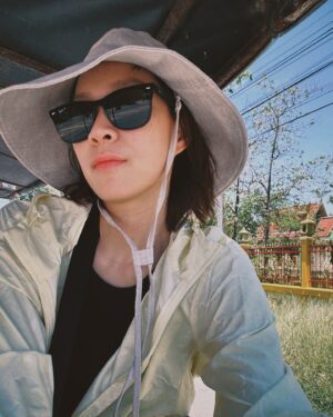 Xu Yahui Instagram - 五月 Part 2 📝

1) 难得去到 Khao Kho可是没时间 explore😌 所以早早起来晨运看看resort附近的风景
2) 一个人坐 tuk tuk 去massage (i think I’ll look like that when I have my own farm next time😁)
3) 那里的日出和夕阳真的好漂亮 (nature is the best) 
4) 谢谢妹妹们陪我过生日 @tayzoen @hayleywoojiayi 
5) this journey has been crazy and tough but am tougher and crazier 
6) 猪猪很可爱，可是我新买的jacket被咬坏😆
7) thank you for the surprises @joeythew ❤️
8) otw to bkk airport, otw to where my heart belongs *cue THIS IS HOME, TRULY…
9) I spent an hour moon watching because people watching can be stressful at times 🌝