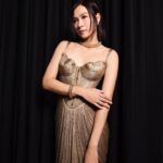 Xu Yahui Instagram - it’s time ✨ starry starry team ✨ make up | @agnesvive hair | @mrlow stying | @mlvn.y | assisted by | @cassandrangqm jewellery | @tiffanyandco photography | @eugeneegumpp