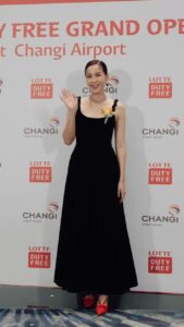Xu Yahui Instagram - congrats on your grand opening at changi airport T3 @lottedutyfree 🥂✨ it’s an honour to be part of this celebration! 🤍🤎🤍🤎