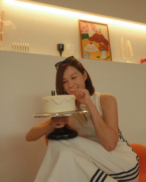 Xu Yahui Instagram - 🎂