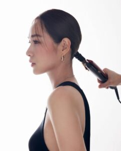 Xu Yahui Instagram - Resonating deeply with the elegance and grace Tiffany Icons represent. It’s a reflection of my own journey on and off the screen that’s filled with sparkles and the magic of storytelling. Let’s cherish every moment and believe in endless possibilities. @tiffanyandco #TiffanyAndCo #TiffanyIcons #TiffanyPartner